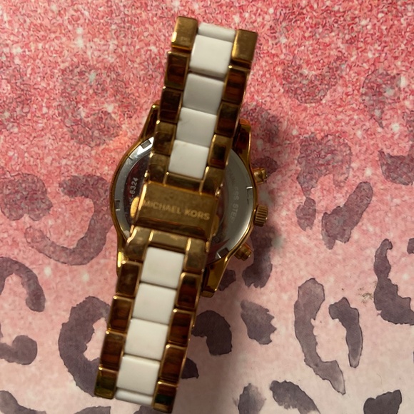 Michael Kors Gold-tone and White Acetate Watch - Picture 5 of 7